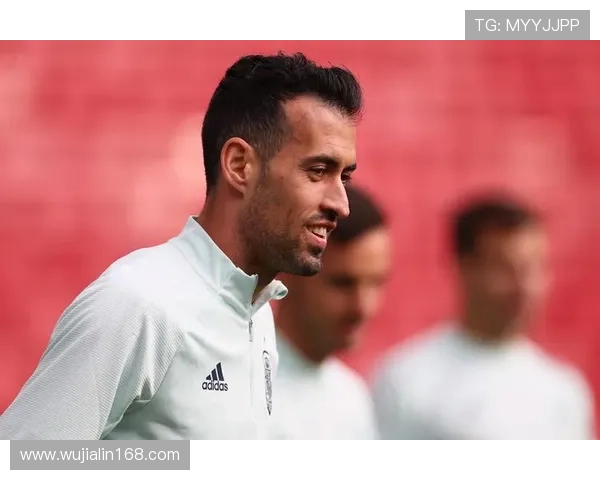 布斯克茨在比赛中展现节奏控制能力，助力球队逐步回暖表现