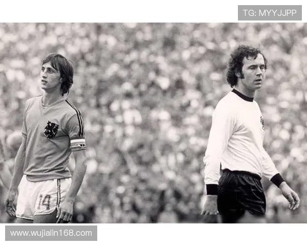 克鲁伊夫战术体系的演变与现代足球影响