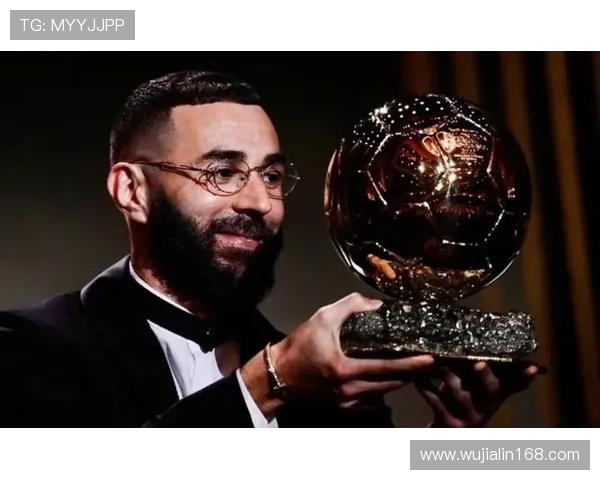 本泽马 vs 莱万：谁才是21世纪最全面中锋？