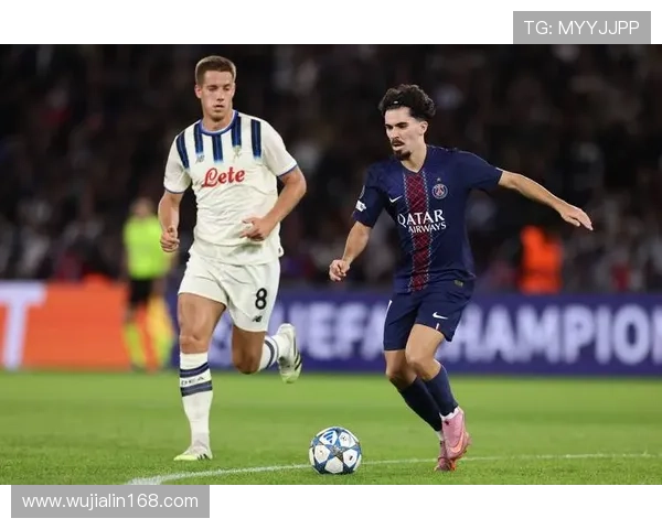 巴黎圣日耳曼年轻化阵容导致稳定输出难保持,赛季中阶段表现波动逐步显现