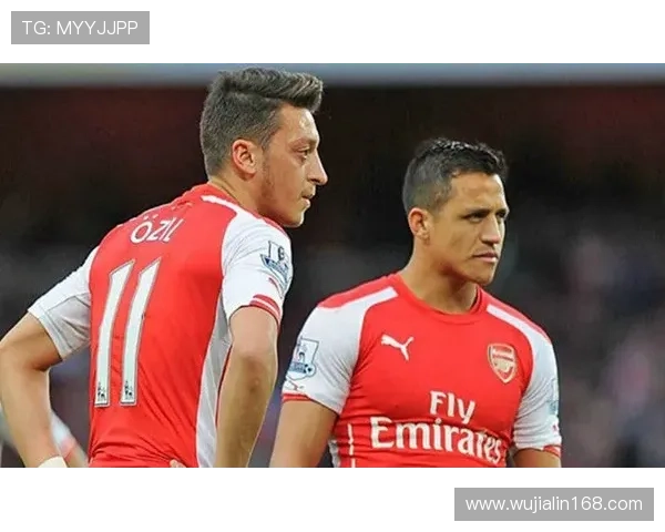 德布劳内与厄齐尔对比:传控组织与进攻创造的技术差异分析 德布劳内与厄齐尔对比:传控组织与进攻创造的技术差异分析