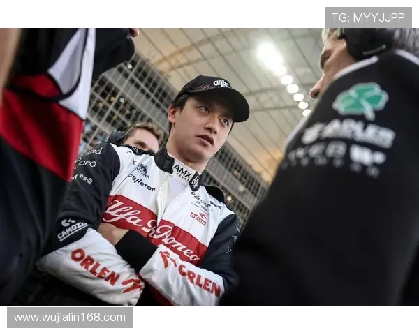 周冠宇赛场上拼命，私下买豪车比明星还狠，谁想到啊这日常？